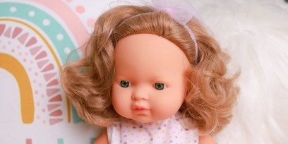 Даруємо ляльку дівчинці на день народження