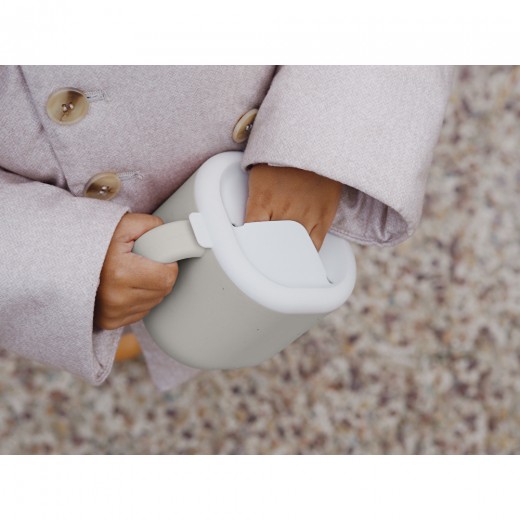 Чашка Beaba Pick 'n' Snack силіконова для снеків і напоїв сірий, арт. 913565