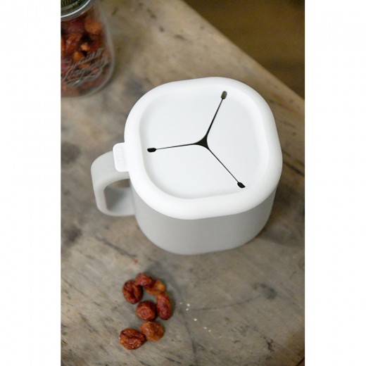 Чашка Beaba Pick 'n' Snack силіконова для снеків і напоїв сірий, арт. 913565