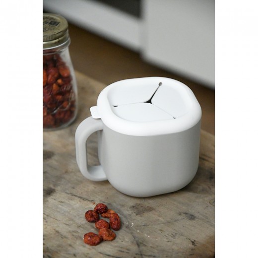 Чашка Beaba Pick 'n' Snack силіконова для снеків і напоїв сірий, арт. 913565