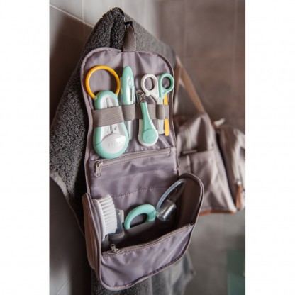 Косметичка с туалетными принадлежностями 9 предметов Beaba- серый , арт. 920327