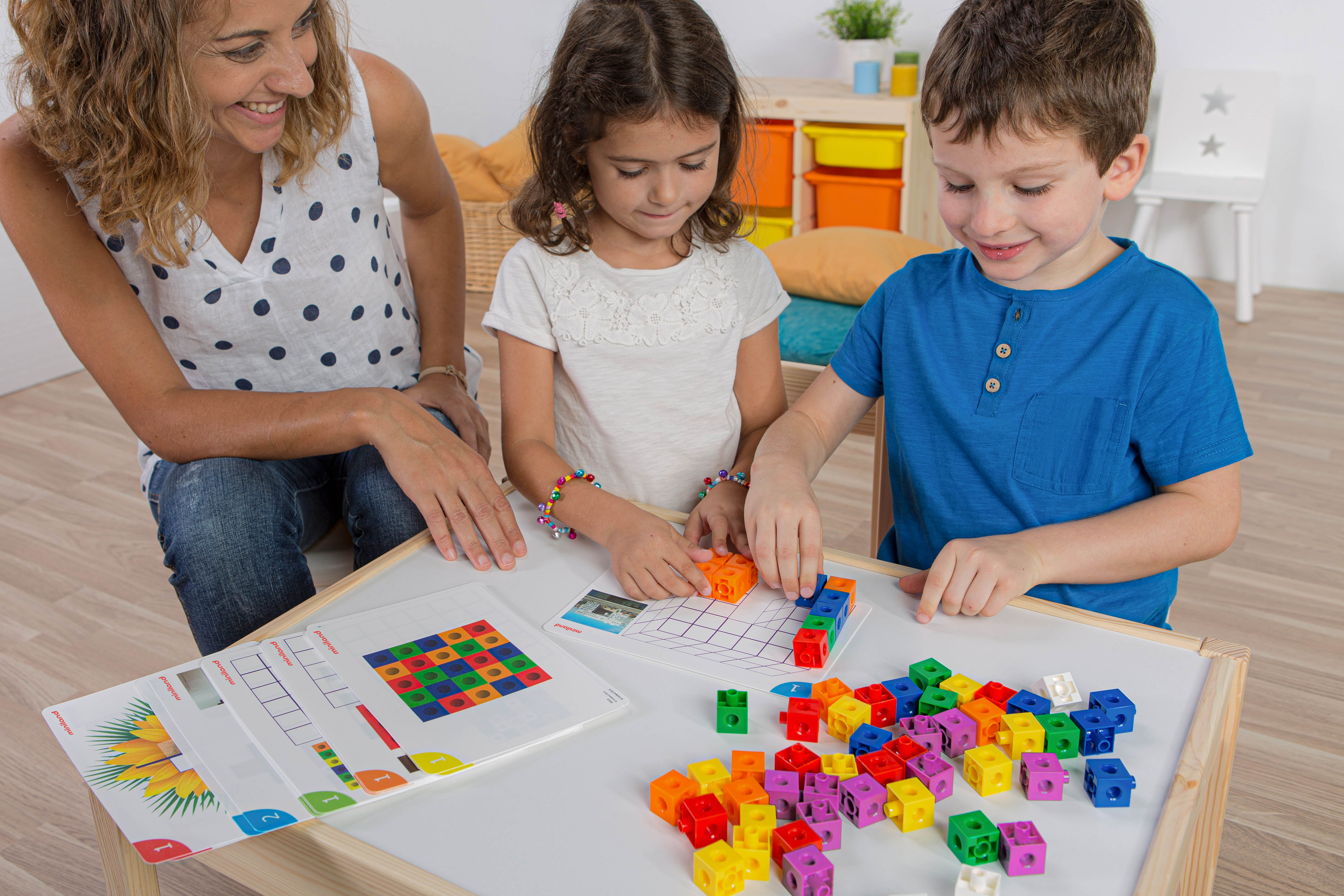 Лічильні кубики Miniland Activity Cubes (100 шт.) — математичні ігри Miniland для Монтессорі