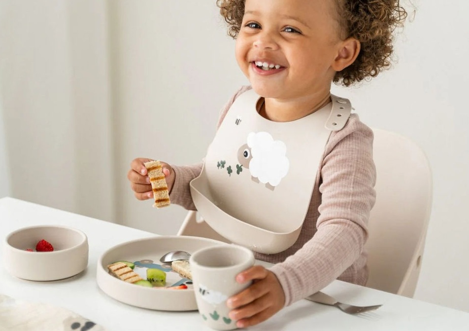 Done by Deer — скандинавский бренд детских товаров: посуда, аксессуары и товары для малышей